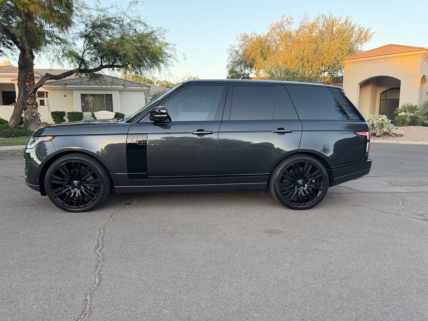 land rover range rover 2018 SALGS2RE2JA387352 image land rover range rover 2018 SALGS2RE2JA387352 image